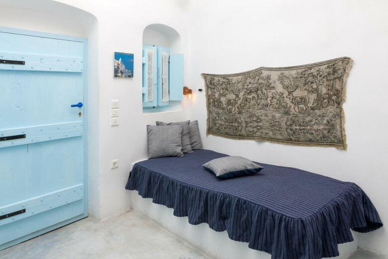 Black Rock Traditional Rooms