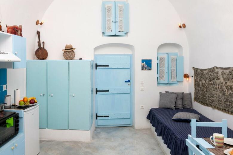 Black Rock Traditional Rooms