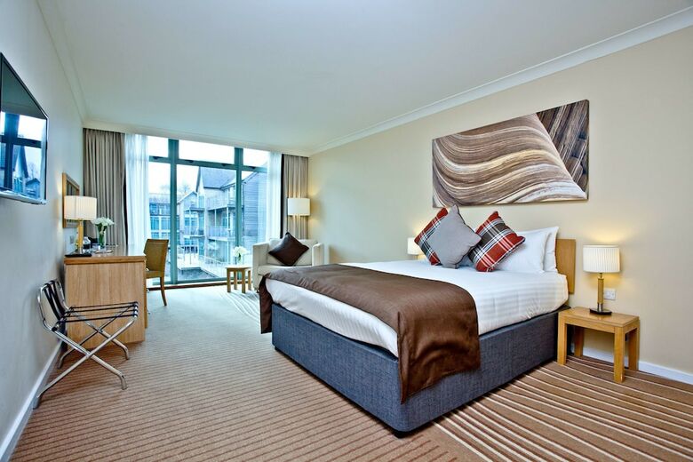 Hotel de Vere Cotswold Water Park