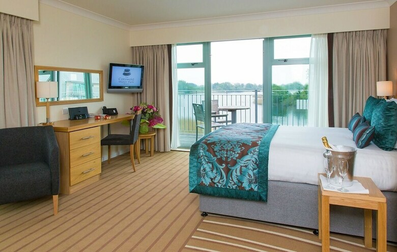 Hotel de Vere Cotswold Water Park