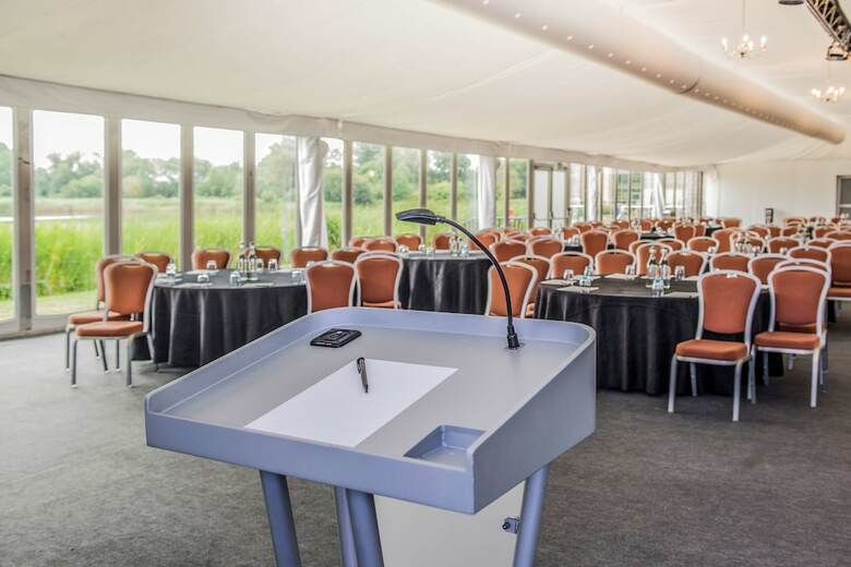 Hotel de Vere Cotswold Water Park