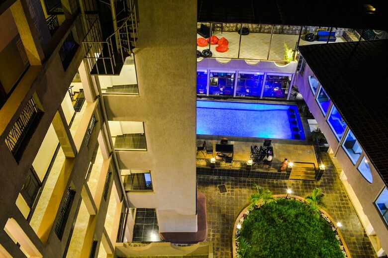 Jewelstone Hotel