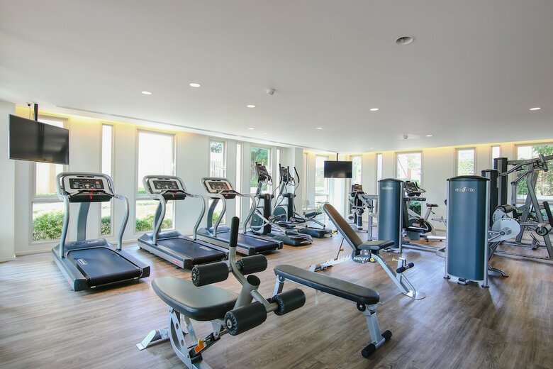 Hua Hin Luxury Beachfront Condo By Mon