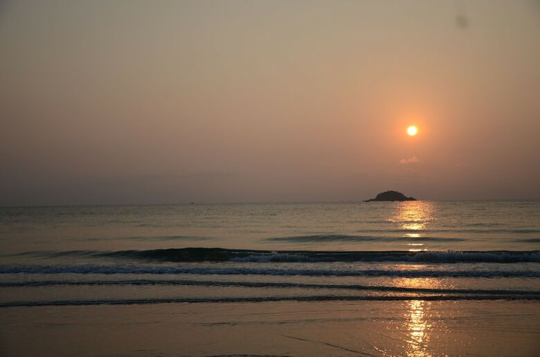 Hua Hin Luxury Beachfront Condo By Mon