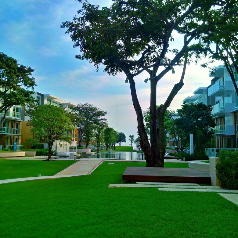 Hua Hin Luxury Beachfront Condo By Mon
