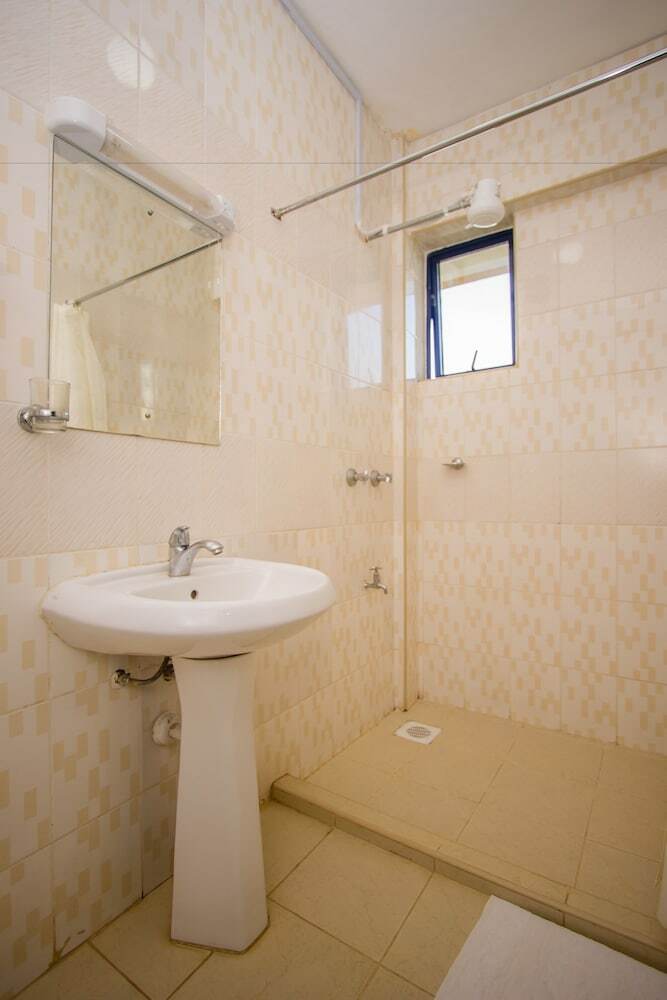 Meru Paramount Hotel