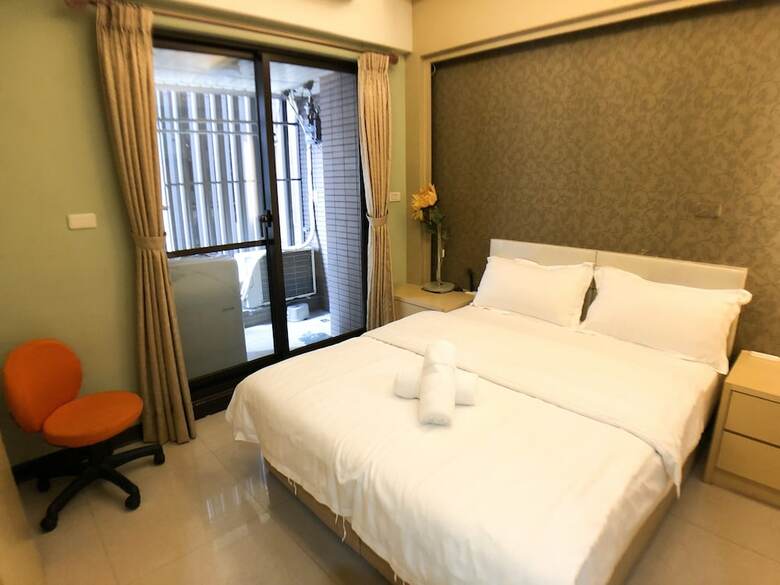 Q Square Apartment