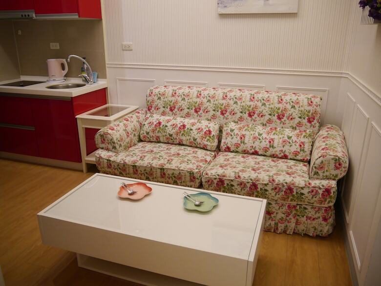Q Square Apartment