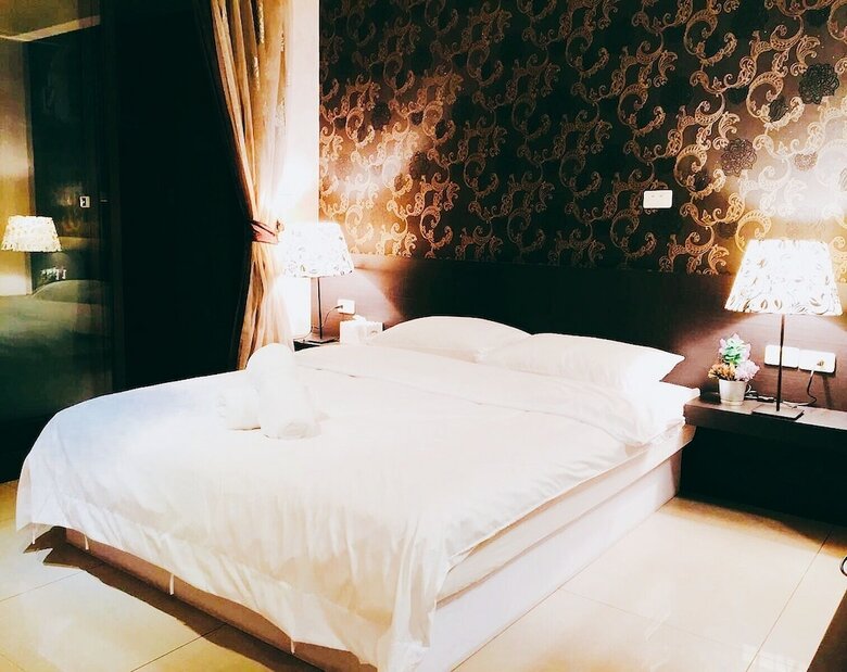 Q Square Apartment