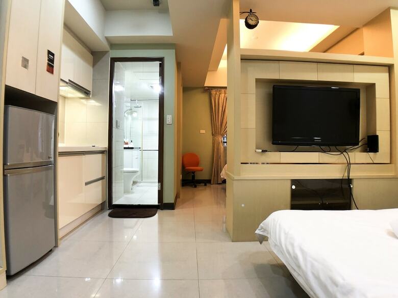 Q Square Apartment
