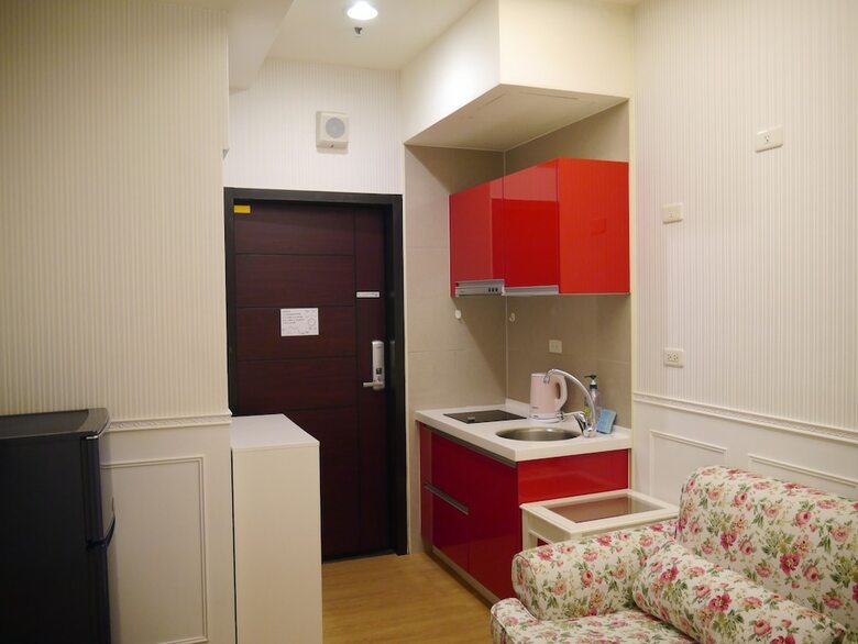 Q Square Apartment