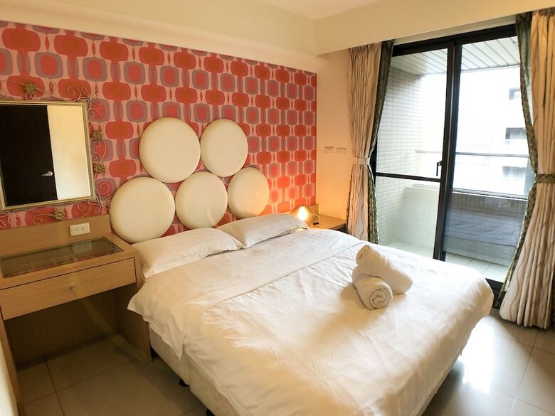 Q Square Apartment