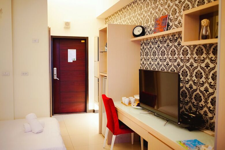Q Square Apartment