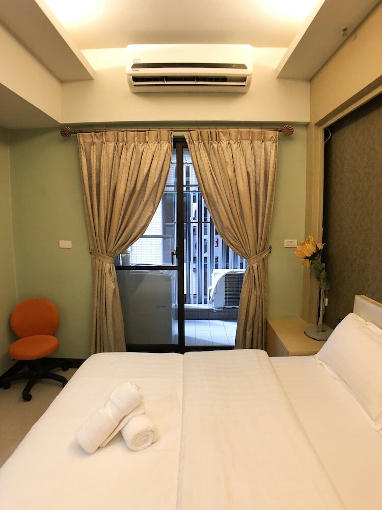 Q Square Apartment
