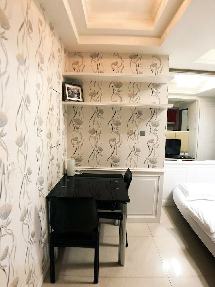 Q Square Apartment