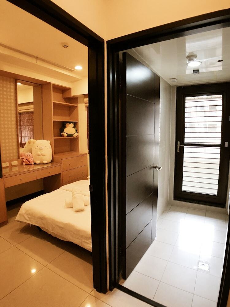 Q Square Apartment