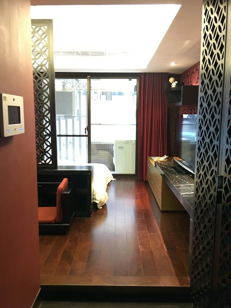Q Square Apartment