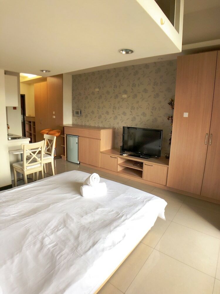 Q Square Apartment