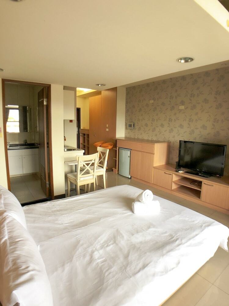 Q Square Apartment