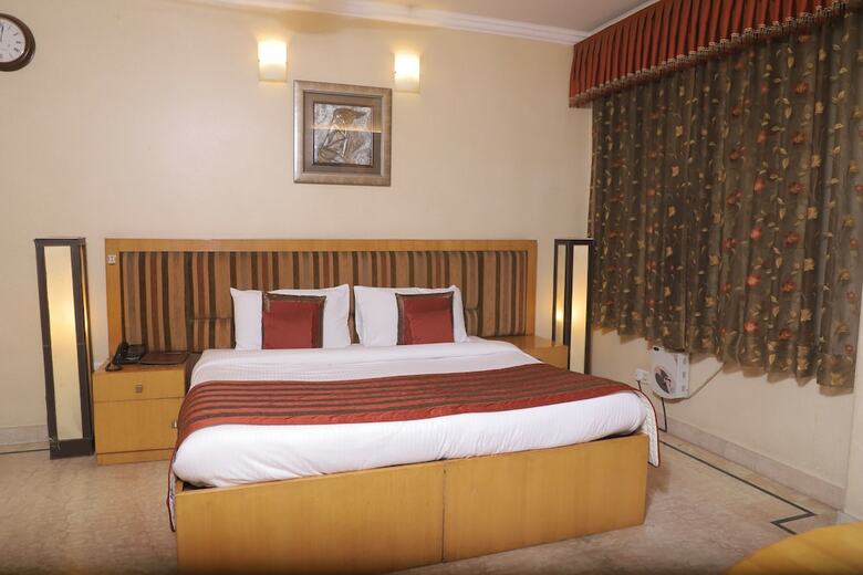 Hotel Singh Sahib