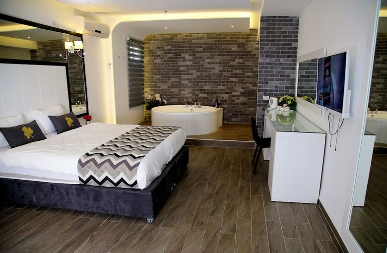 Hotel G Suites & Spa