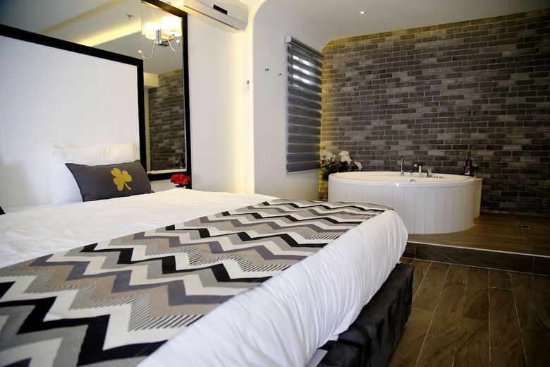 Hotel G Suites & Spa
