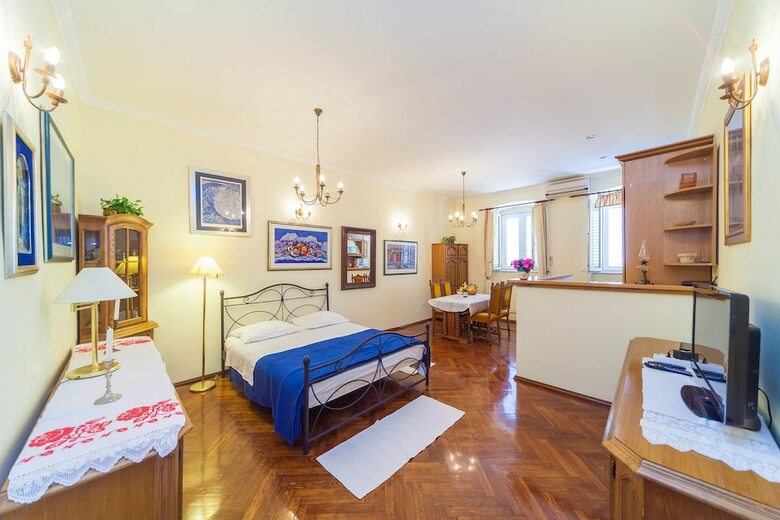 Hotel Arch Apartments By Irundo