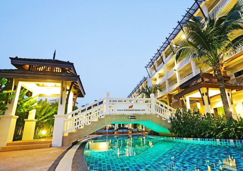 Hotel Kata Sea Breeze Resort