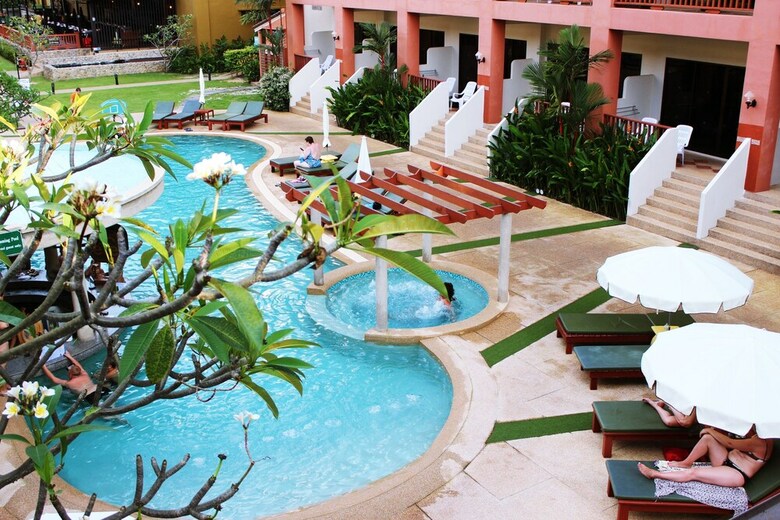 Hotel Kata Sea Breeze Resort