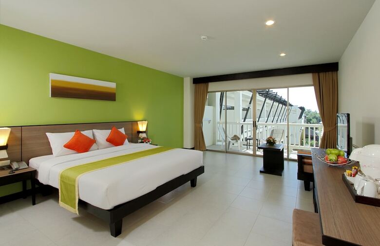 Hotel Kata Sea Breeze Resort