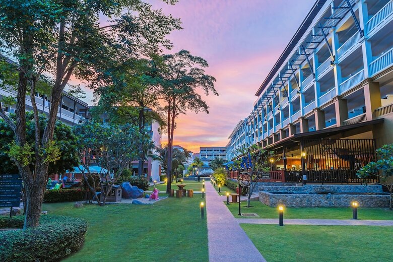 Hotel Kata Sea Breeze Resort