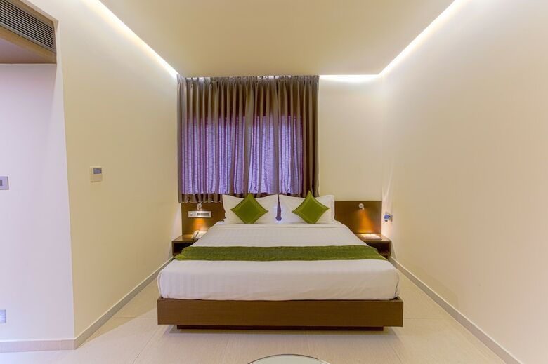 Hotel Treebo Grand Premier Suites