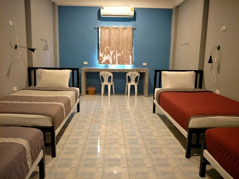 Hostal The Moment Hostel