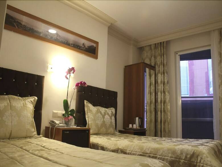 Hotel Kit Tur