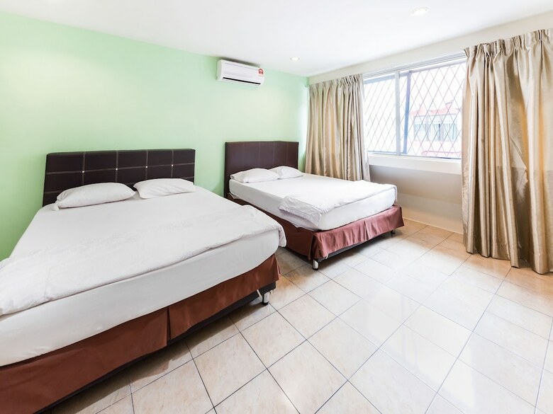 Oyo 89505 Hotel Sixty Six