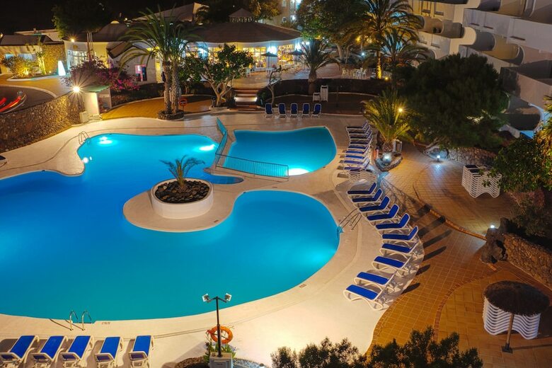 Aparthotel Apartamentos Hsa Ficus