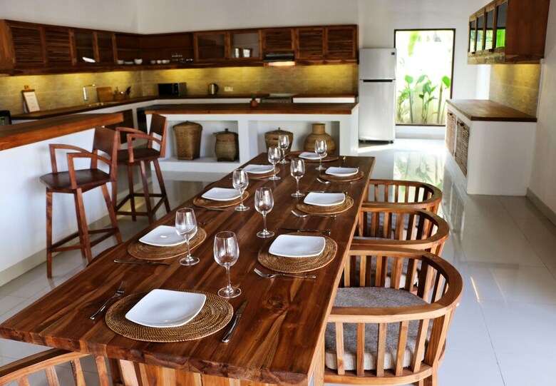 Bed & Breakfast Utara Villas