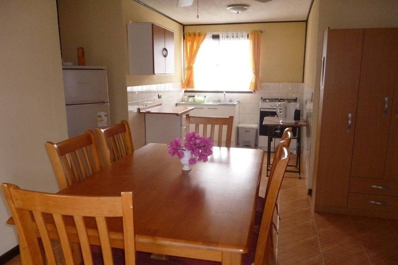 Inaki Uhi Hotel