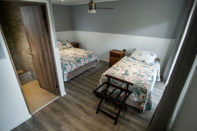 Inaki Uhi Hotel