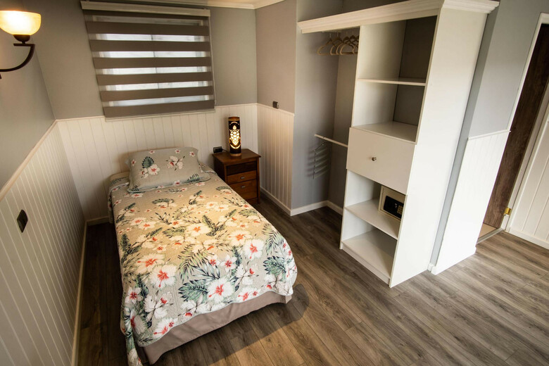 Inaki Uhi Hotel