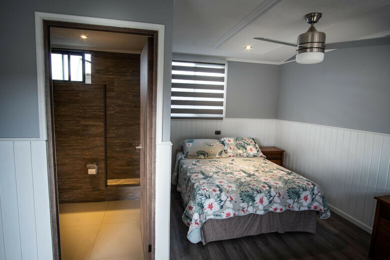 Inaki Uhi Hotel