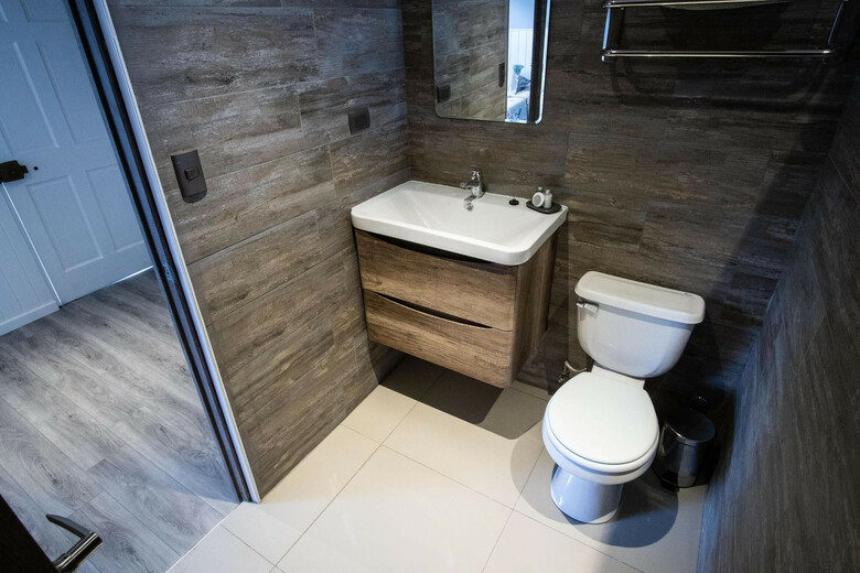 Inaki Uhi Hotel