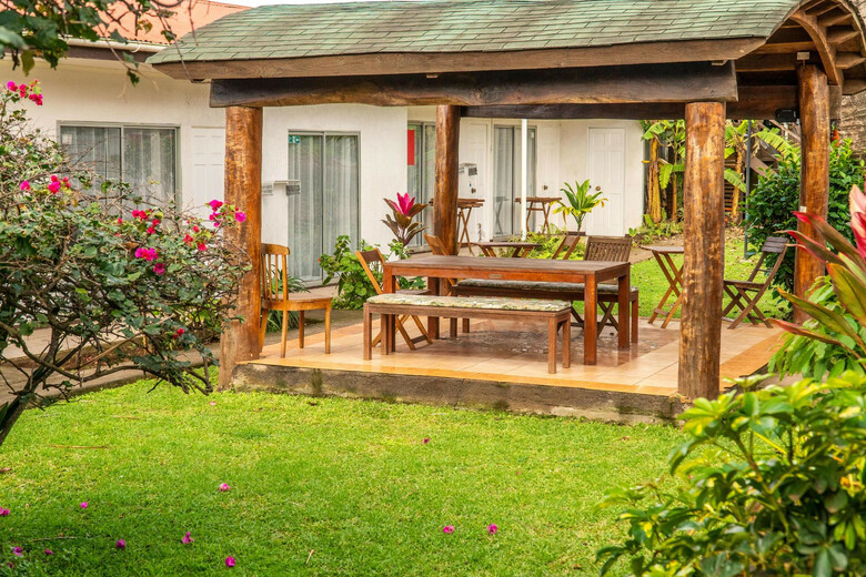 Inaki Uhi Hotel