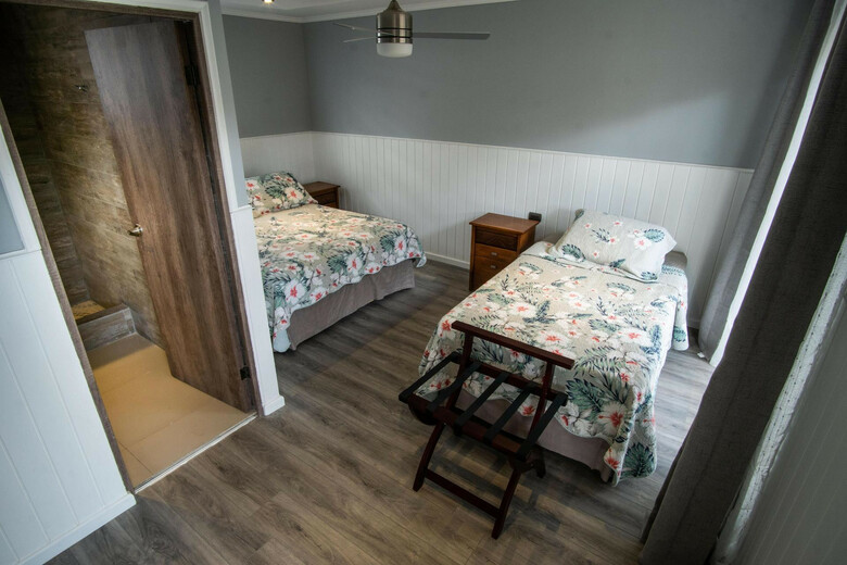 Inaki Uhi Hotel