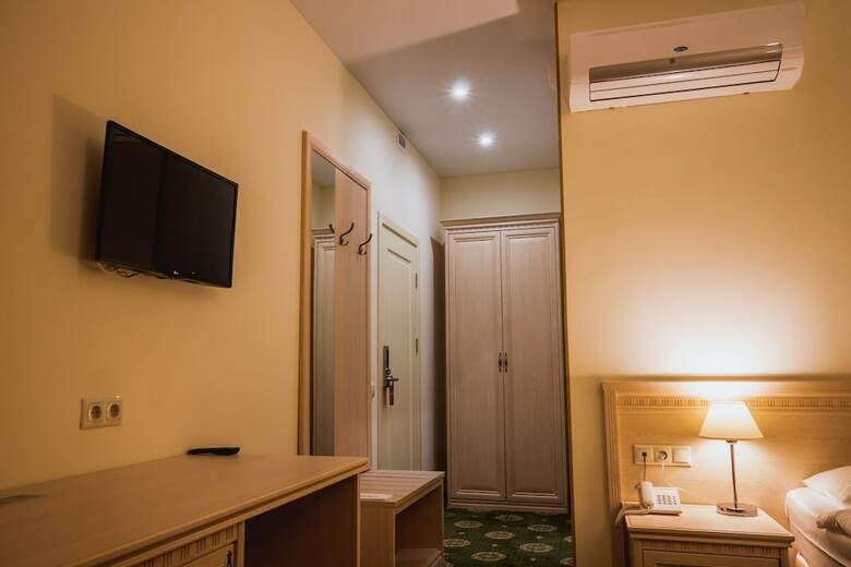Hotel Starosadskiy