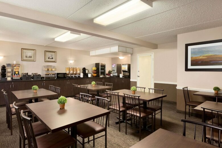 Hotel Travelodge By Wyndham Edmonton South