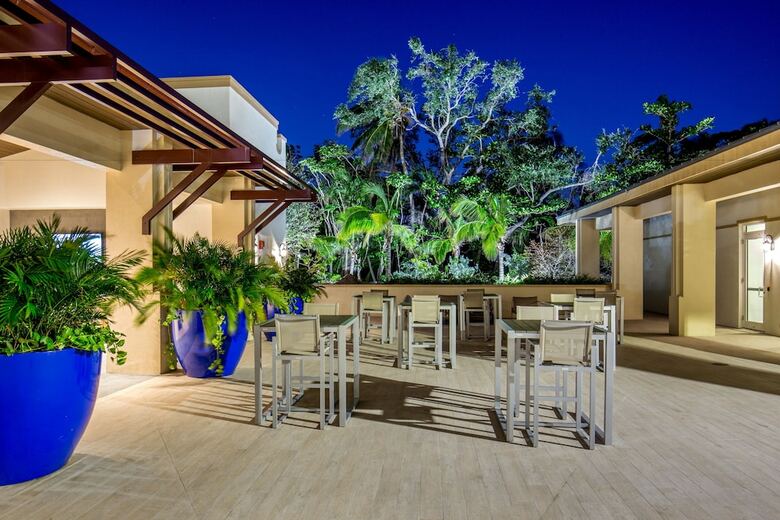 Mare Azur Design District Luxury Apartments