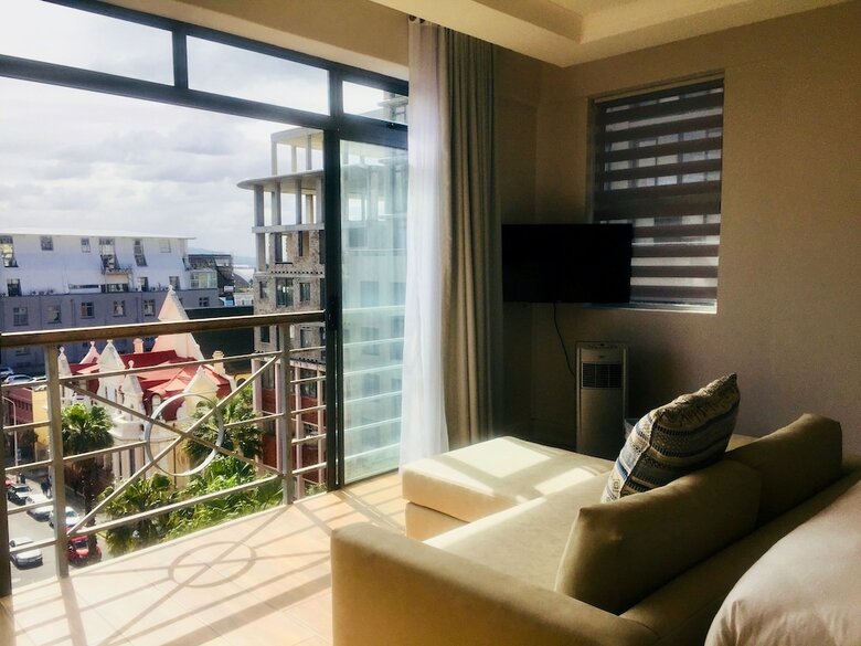 Apartamentos Urban Oasis At The Square