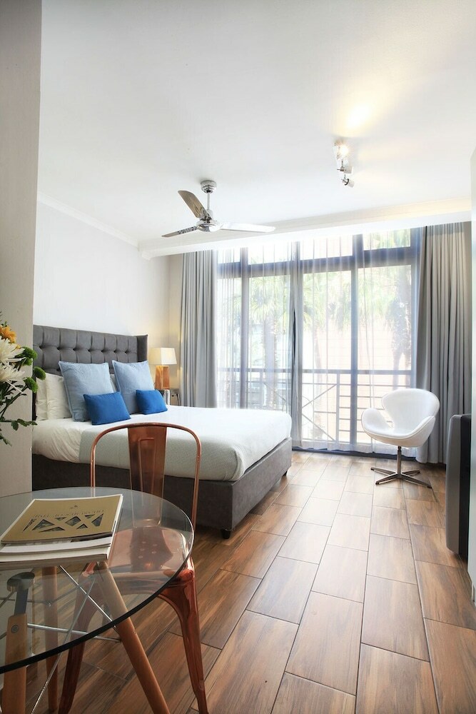 Apartamentos Urban Oasis At The Square