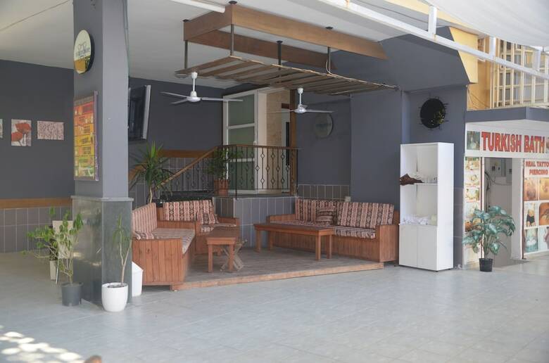 Rose Garden Apart Hotel